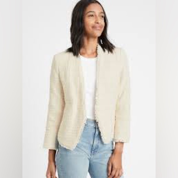 Banana Republic Jackets & Blazers - Banana Republic Tweed Blazer in Size 4P